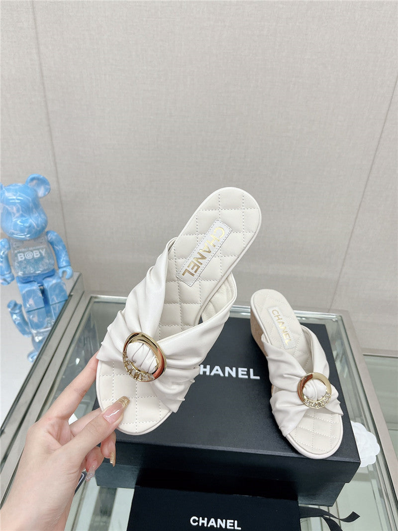 High Quality Luxury Chanel Cross Strap Round Buckle Slippers – Style 62182 product detail