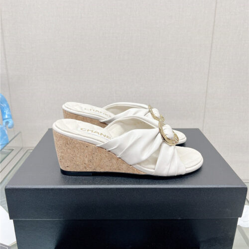 High Quality Luxury Chanel Cross Strap Round Buckle Slippers – Style 62182 product detail
