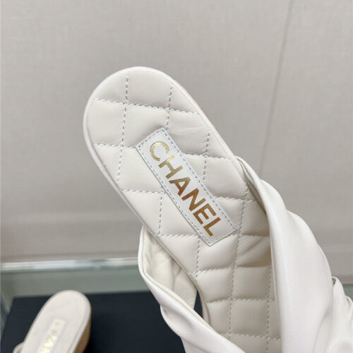 High Quality Luxury Chanel Cross Strap Round Buckle Slippers – Style 62182 product detail