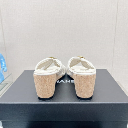 High Quality Luxury Chanel Cross Strap Round Buckle Slippers – Style 62182 product detail
