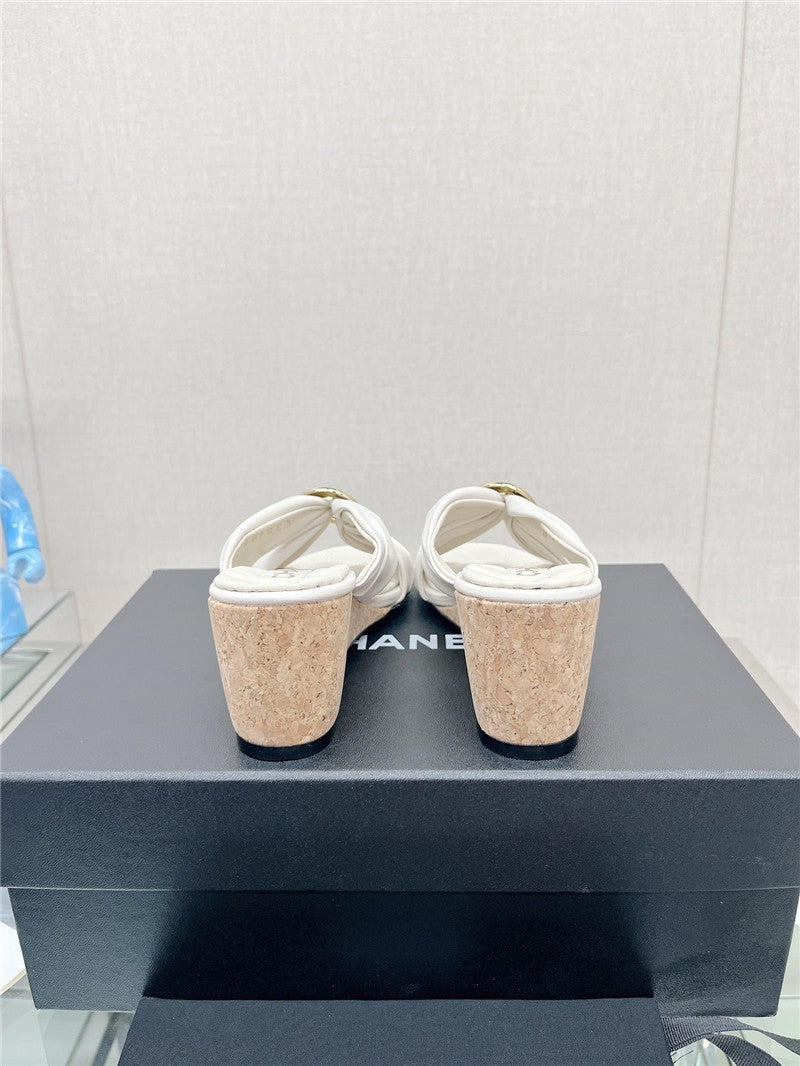 High Quality Luxury Chanel Cross Strap Round Buckle Slippers – Style 62182 product detail