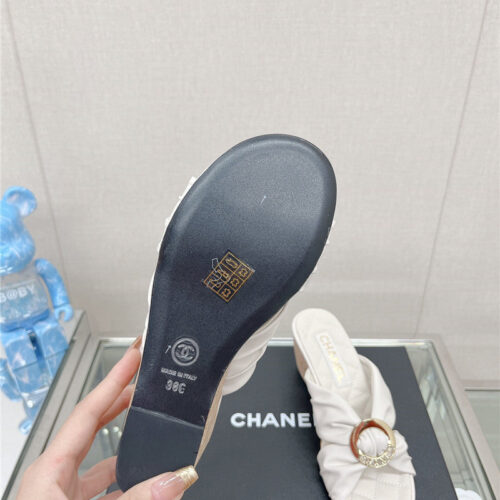 High Quality Luxury Chanel Cross Strap Round Buckle Slippers – Style 62182 product detail