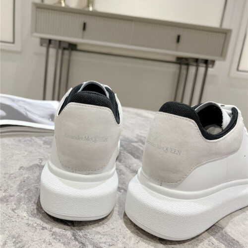 High Quality Luxury Alexander McQueen New Oversized Sneakers product detail