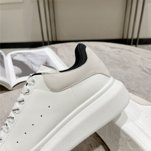 High Quality Luxury Alexander McQueen New Oversized Sneakers product detail