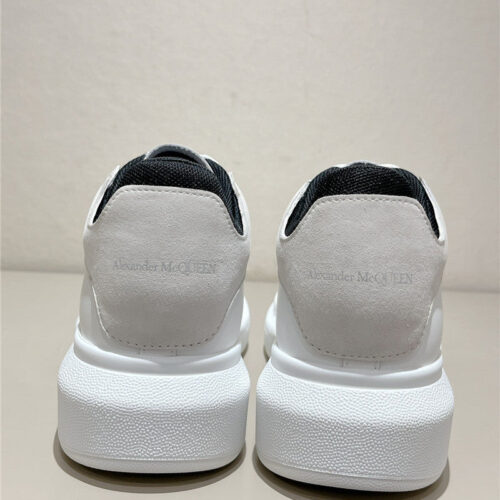 High Quality Luxury Alexander McQueen New Oversized Sneakers product detail