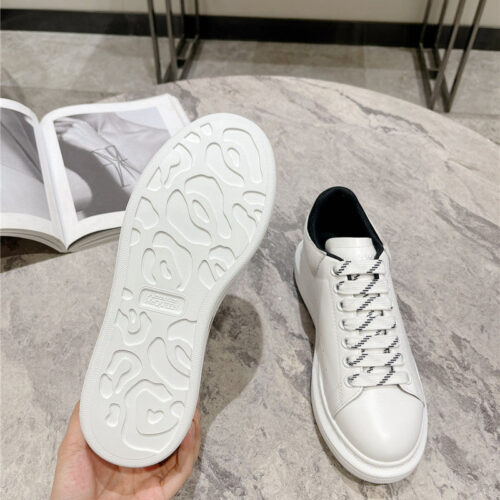 High Quality Luxury Alexander McQueen New Oversized Sneakers product detail
