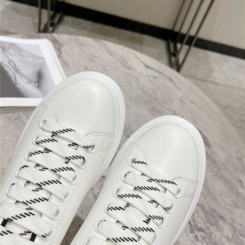High Quality Luxury Alexander McQueen New Oversized Sneakers product detail