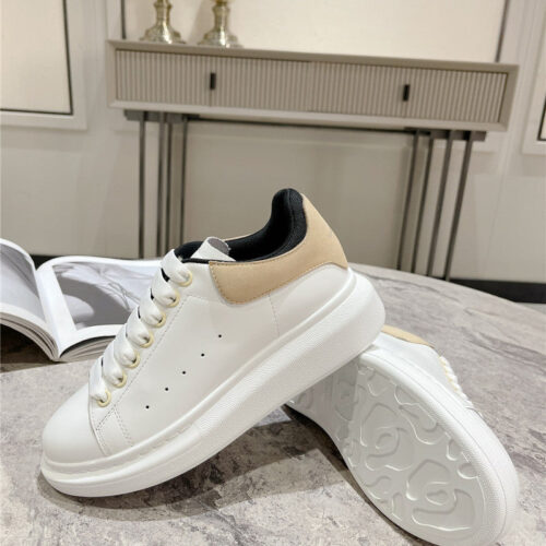 High Quality Luxury Alexander McQueen New Oversized Sneakers – Style 04995 alternate view