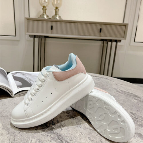 High Quality Luxury Alexander McQueen New Oversized Sneakers – Style 70531 alternate view