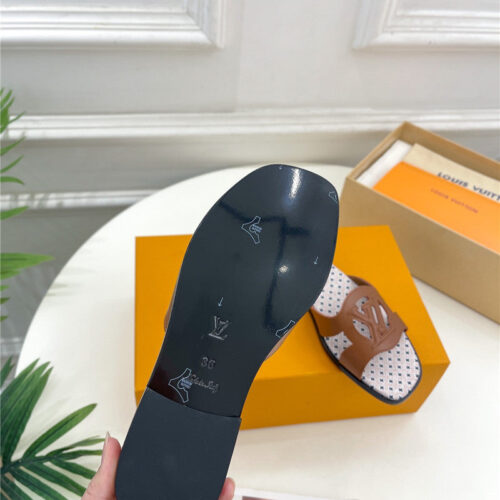 High Quality Luxury Louis Vuitton New Hollow Slippers – Style 51619 product detail