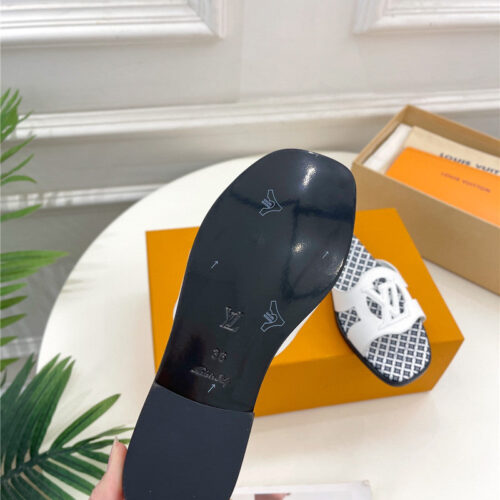 High Quality Luxury Louis Vuitton New Hollow Slippers – Style 49923 product detail