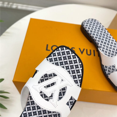 High Quality Luxury Louis Vuitton New Hollow Slippers – Style 49923 product detail