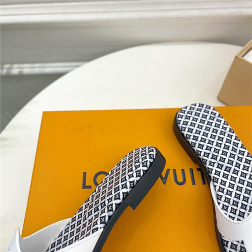 High Quality Luxury Louis Vuitton New Hollow Slippers – Style 49923 product detail