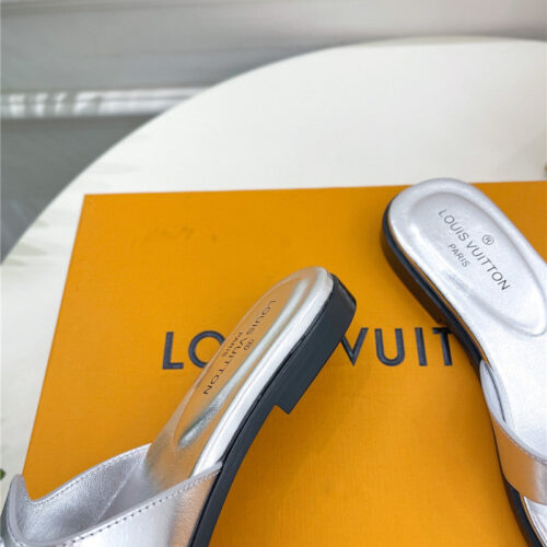 High Quality Luxury Louis Vuitton New Hollow Slippers – Style 15459 product detail