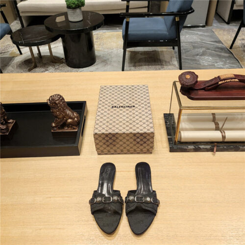 High Quality Luxury Balenciaga Lecagole Series Slippers – Style 69955 product detail
