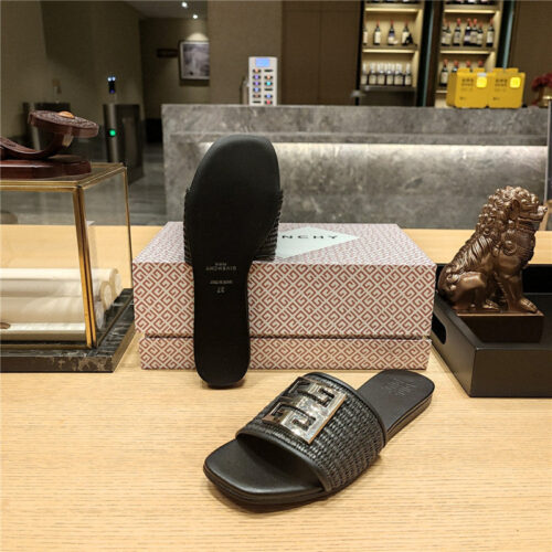 High Quality Luxury Givenchy Trendy Flat Slides – Style 72035 product detail