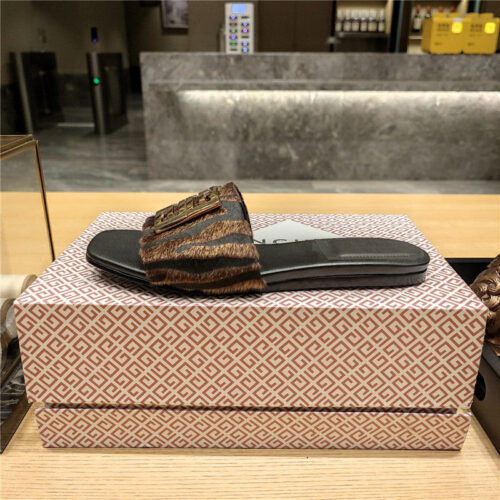 High Quality Luxury Givenchy Trendy Flat Slides – Style 92931 product detail