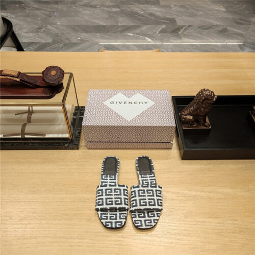 High Quality Luxury Givenchy Trendy Flat Slides product detail