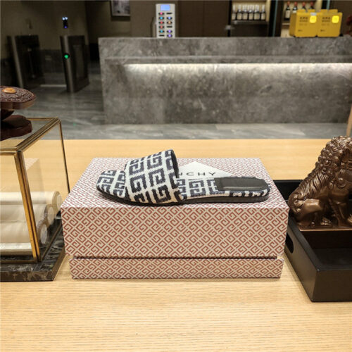 High Quality Luxury Givenchy Trendy Flat Slides product detail