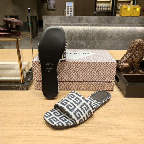 High Quality Luxury Givenchy Trendy Flat Slides product detail