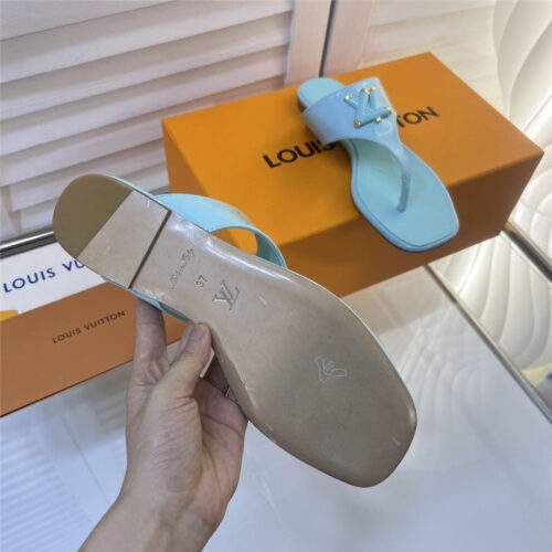 High Quality Luxury Louis Vuitton Latest Flip Flops Slippers – Style 22915 product detail