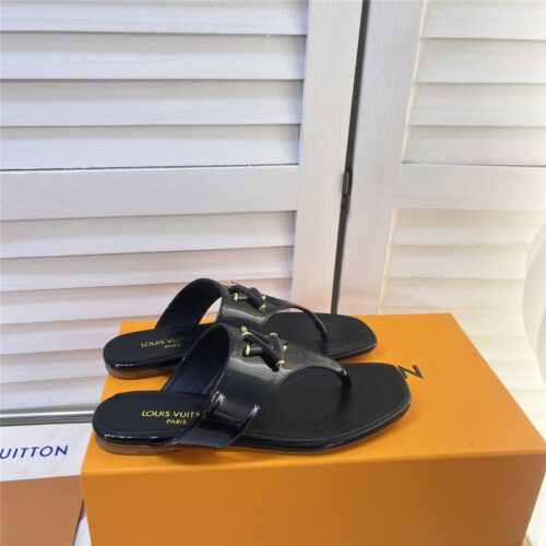 High Quality Luxury Louis Vuitton Latest Flip Flops Slippers – Style 55683 product detail