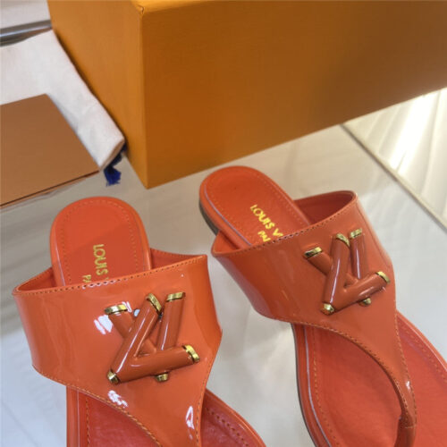 High Quality Luxury Louis Vuitton Latest Flip Flops Slippers – Style 86755 product detail