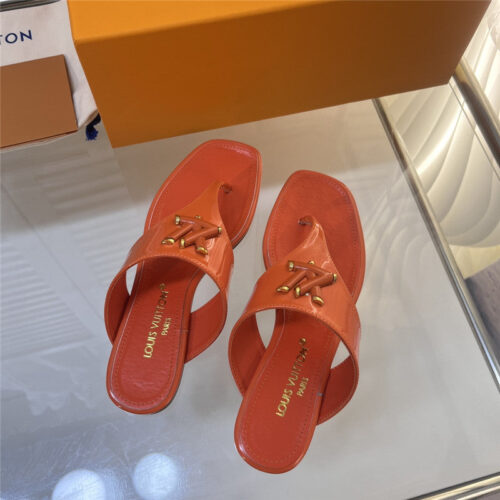 High Quality Luxury Louis Vuitton Latest Flip Flops Slippers – Style 86755 product detail