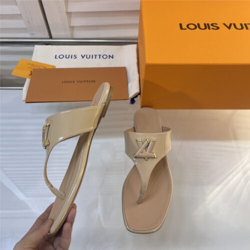 High Quality Luxury Louis Vuitton Latest Flip Flops Slippers alternate view