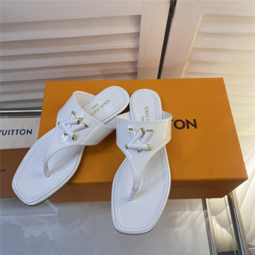 High Quality Luxury Louis Vuitton Latest Flip Flops Slippers – Style 83363 product detail