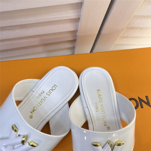 High Quality Luxury Louis Vuitton Latest Flip Flops Slippers – Style 83363 product detail