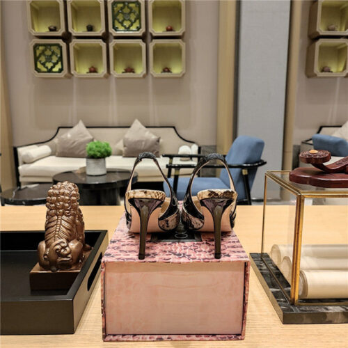 High Quality Luxury Jimmy Choo High-Heeled Hollow Leather Style Pointed Sandals product detail