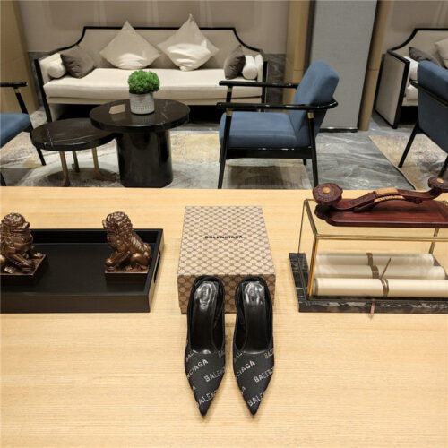High Quality Luxury Balenciaga Pointed Toe Stiletto Square Tail Mule Sliders – Style 21795 product detail