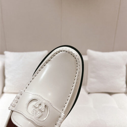 High Quality Luxury Gucci British Style Loafers – Style 46611 product detail