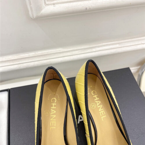 High Quality Luxury Chanel Catwalk Style Camellia Shoes – Style 61062 product detail