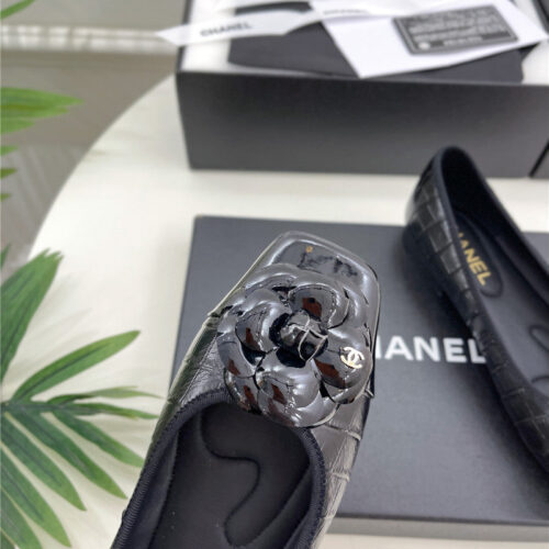 High Quality Luxury Chanel Catwalk Style Camellia Shoes – Style 26598 product detail