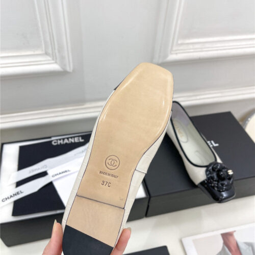 High Quality Luxury Chanel Catwalk Style Camellia Shoes – Style 93830 product detail