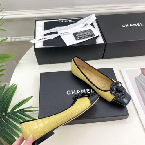 High Quality Luxury Chanel Catwalk Style Camellia Shoes – Style 24902 product detail
