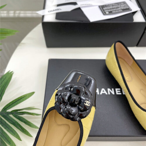 High Quality Luxury Chanel Catwalk Style Camellia Shoes – Style 24902 product detail