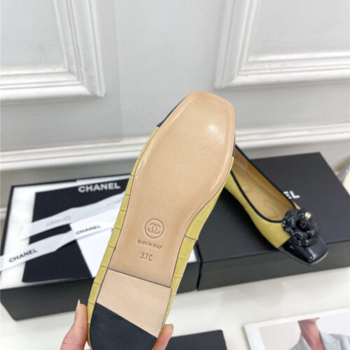 High Quality Luxury Chanel Catwalk Style Camellia Shoes – Style 24902 product detail