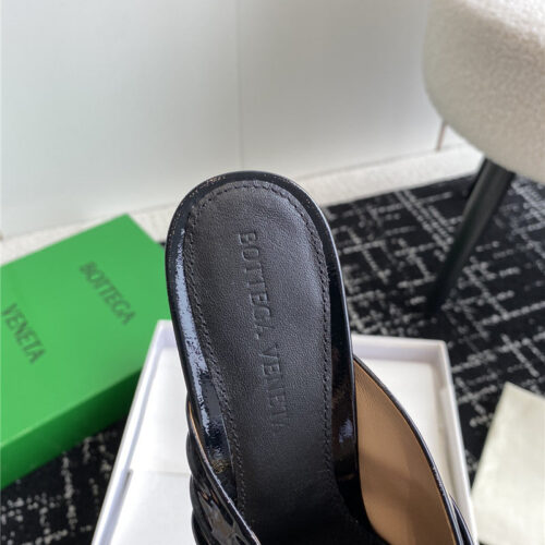 High Quality Luxury Bottega Veneta Pre-Fall New Bunnie Mules – Style 43238 product detail