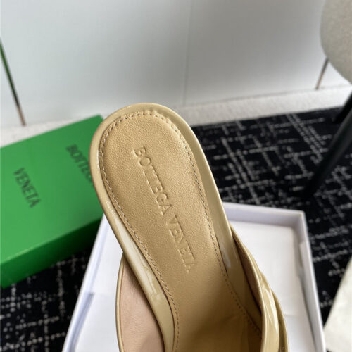 High Quality Luxury Bottega Veneta Pre-Fall New Bunnie Mules – Style 41542 product detail