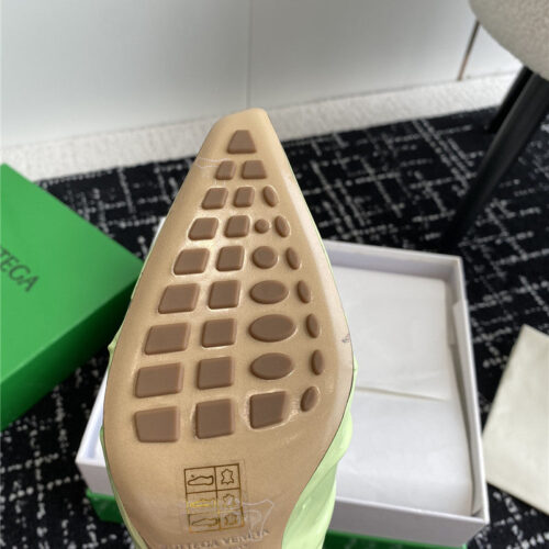 High Quality Luxury Bottega Veneta Pre-Fall New Bunnie Mules – Style 70918 product detail