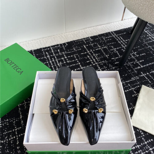 High Quality Luxury Bottega Veneta Pre-Fall New Bunnie Mules – Style 64134 product detail