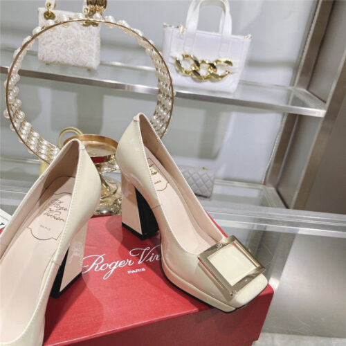 High Quality Luxury Roger Vivier Classic Buckle Pumps – Style 31572 product detail