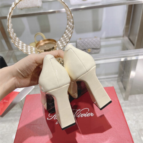 High Quality Luxury Roger Vivier Classic Buckle Pumps – Style 31572 product detail