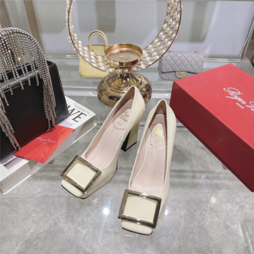 High Quality Luxury Roger Vivier Classic Buckle Pumps – Style 31572 product detail