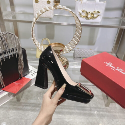 High Quality Luxury Roger Vivier Classic Buckle Pumps – Style 97108 product detail