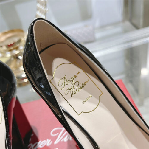High Quality Luxury Roger Vivier Classic Buckle Pumps – Style 97108 product detail