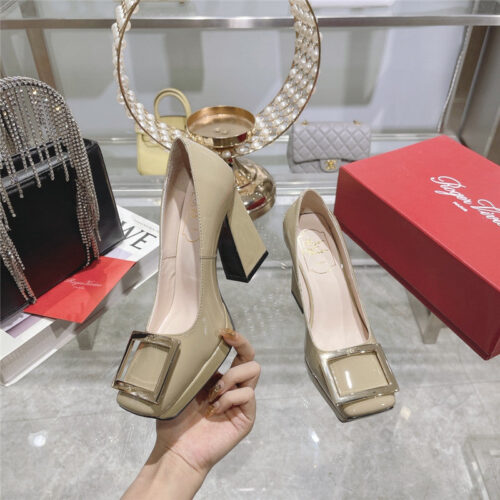 High Quality Luxury Roger Vivier Classic Buckle Pumps – Style 62644 alternate view